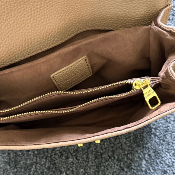 Pochette Metis East West Smoke LV Bag - Picture 5 of 7